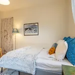 \'Blue Sapphire House\'- Central&Modern