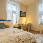 \'Blue Sapphire House\'- Central&Modern