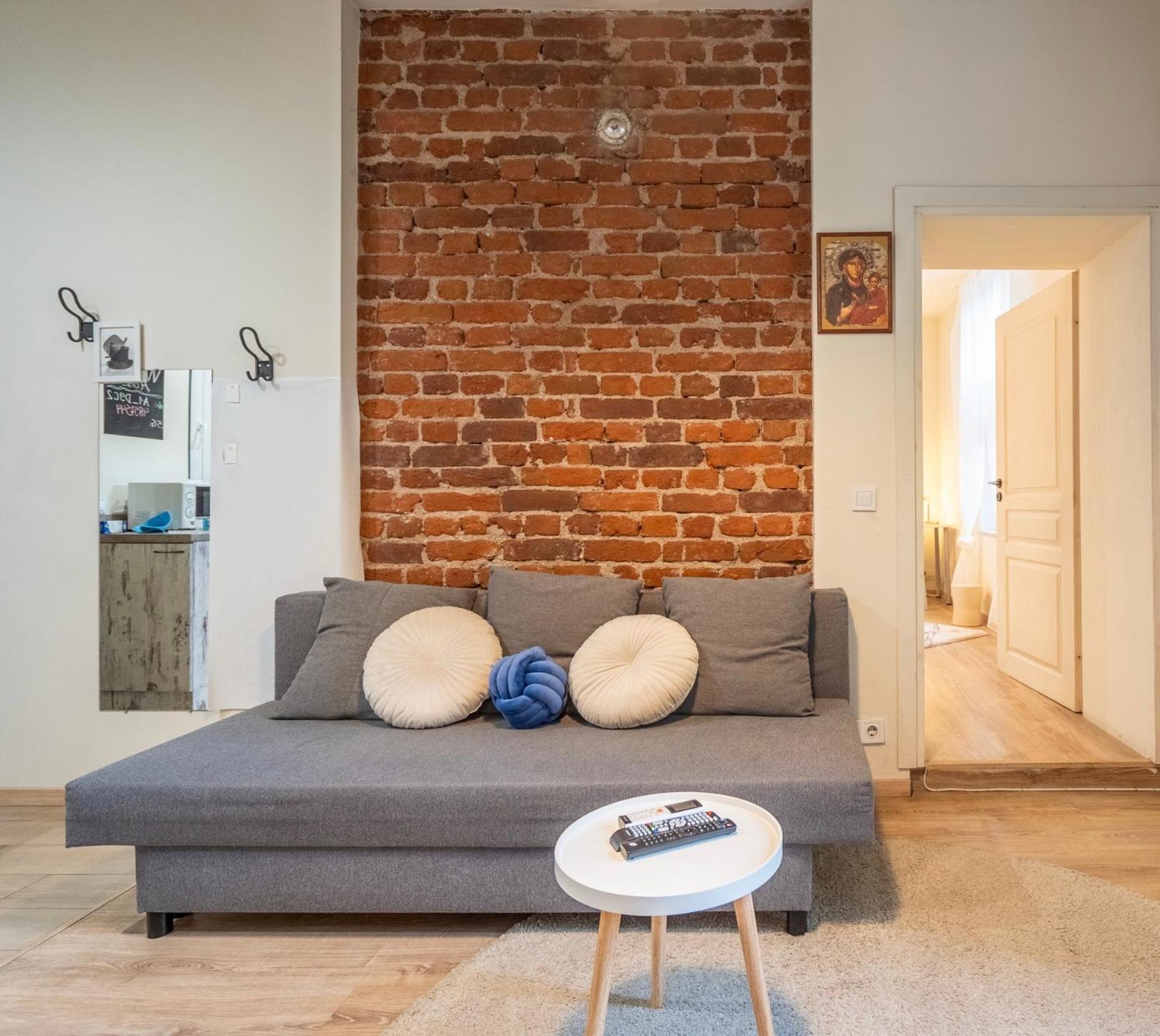 Apartemen 'blue Sapphire House'- Central&modern