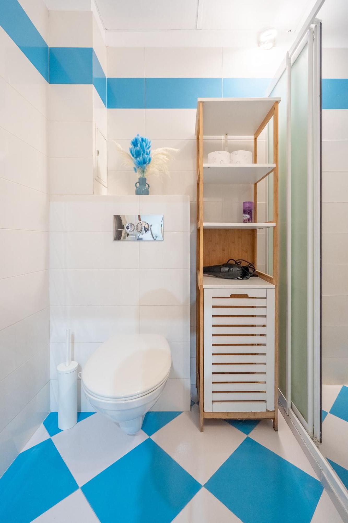 Apartemen 'blue Sapphire House'- Central&modern *